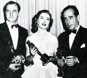 Karl Malden, Greer Garson und Humphrey Bogart (v.l.n.r.).